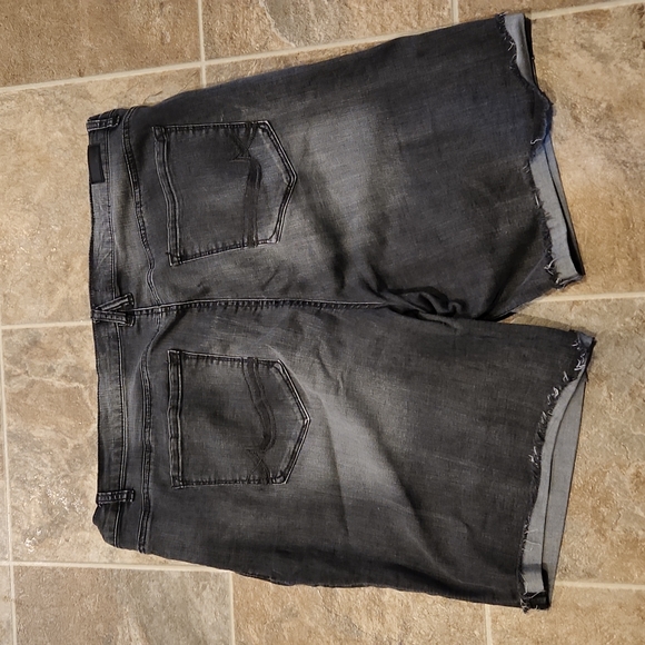 Angels - Picture 4 of 4